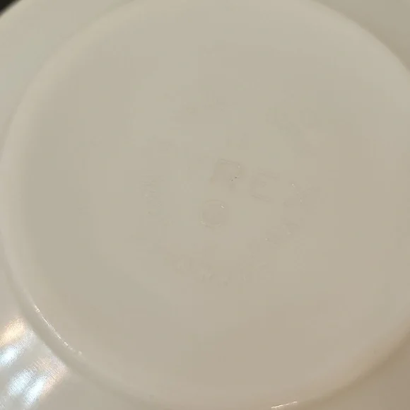 3 Piece Circus Themed Pyrex Set - Picture 8 of 12